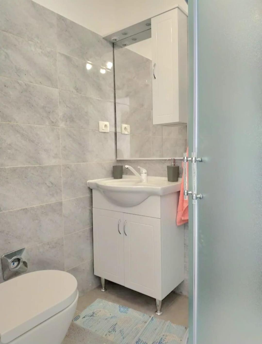 Studio Apartment Lola Каштела Экстерьер фото
